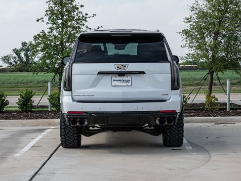 Used 2026 Cadillac Escalade V w/ LPO, ONYX Package AWD/4WD image 8