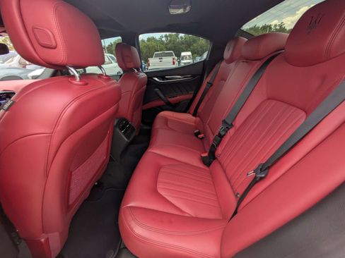 Used 2023 Maserati Ghibli Modena RWD image 12