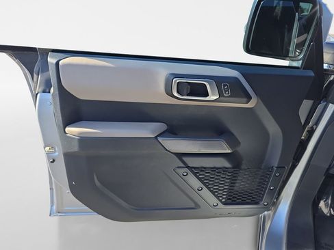 Used 2023 Ford Bronco Wildtrak image 24