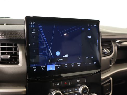 Used 2024 Ford Expedition Max XLT image 7