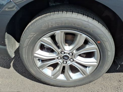Certified 2024 Ford Edge Titanium AWD/4WD image 7