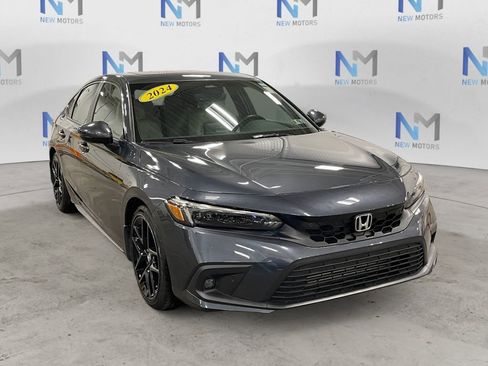 Used 2024 Honda Civic Sport Touring image 7