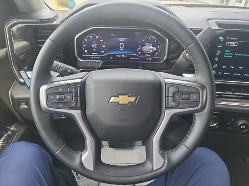 Certified 2024 Chevrolet Silverado 1500 LT AWD/4WD image 13