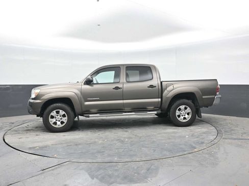 Used 2013 Toyota Tacoma PreRunner w/ SR5 Pkg RWD image 4