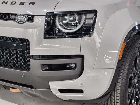 Used 2026 Land Rover Defender 110 OCTA image 12