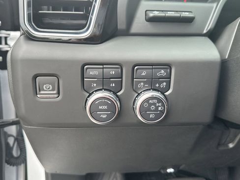 Certified 2024 GMC Sierra 2500 Denali Ultimate AWD/4WD image 19