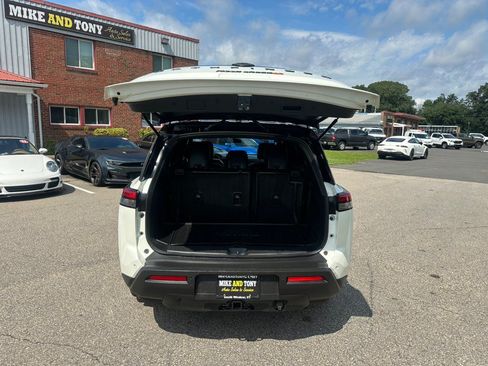 Used 2024 Nissan Pathfinder Rock Creek AWD/4WD image 27