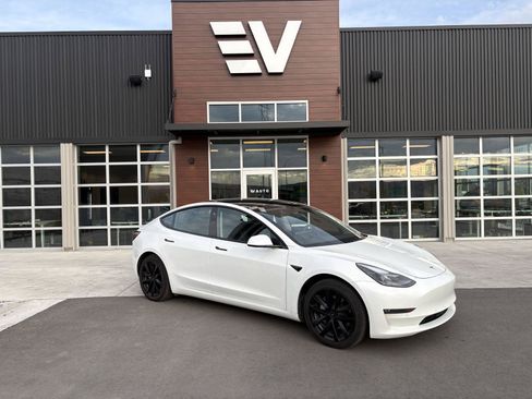 Used 2022 Tesla Model 3 Long Range AWD/4WD image 1