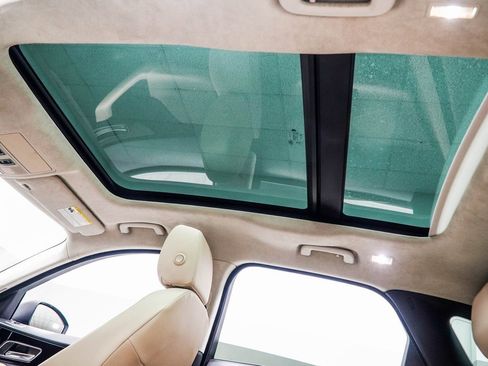 Used 2020 Jaguar F-PACE Premium image 44