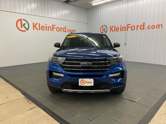 Used 2021 Ford Explorer XLT w/ Equipment Group 202A AWD/4WD image 2
