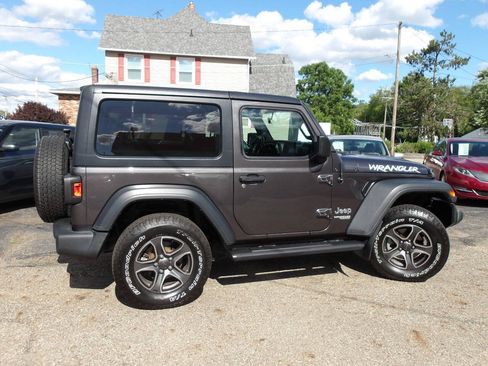 Used 2020 Jeep Wrangler Sport AWD/4WD image 4