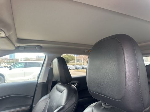 Used 2018 Jeep Compass Limited w/ Navigation Group image 10