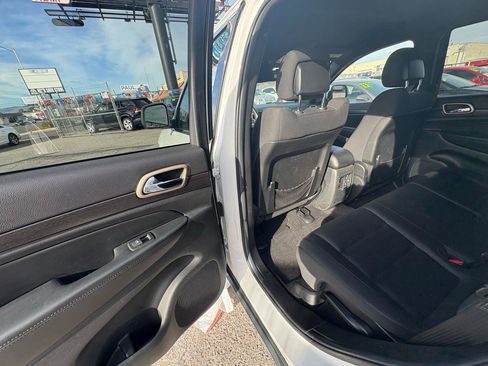 Used 2014 Jeep Grand Cherokee Laredo image 20