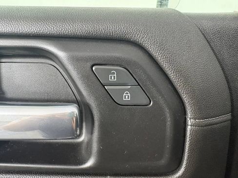 Used 2019 Chevrolet Silverado 1500 RST AWD/4WD image 18