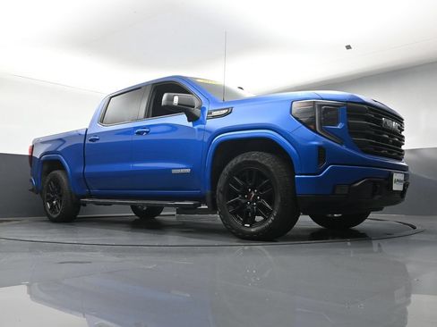 Used 2023 GMC Sierra 1500 Elevation w/ Elevation Premium Package AWD/4WD image 24
