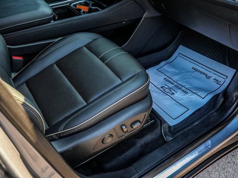 Used 2025 Chevrolet Traverse High Country w/ LPO, Floor Liner Package FWD image 16