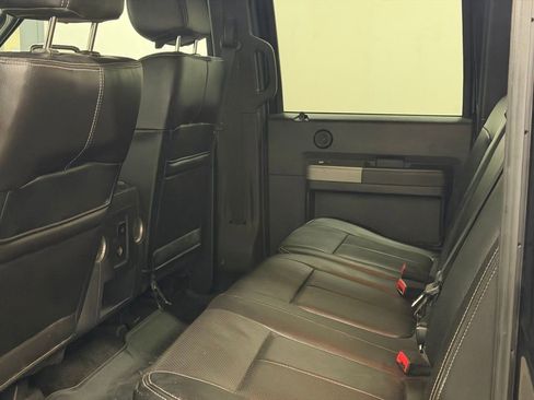Used 2015 Ford F250 Lariat w/ Lariat Interior Package image 28