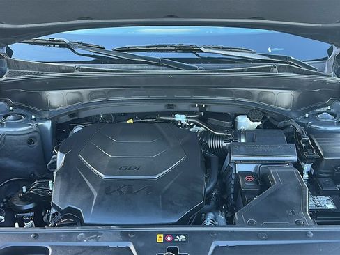 Used 2025 Kia Telluride S FWD image 3