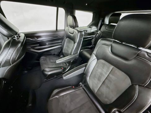 Used 2023 Jeep Grand Cherokee L Laredo AWD/4WD image 11
