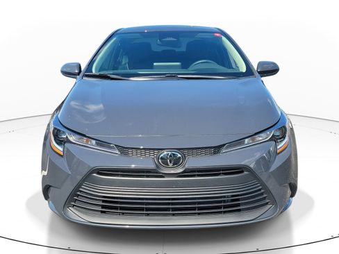 Certified 2025 Toyota Corolla LE FWD image 2