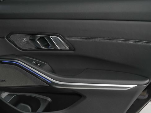 Used 2022 BMW M3 Competition w/ Executive Package RWD image 39