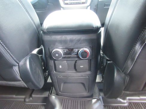 Used 2023 Ford Explorer XLT w/ Equipment Group 202A RWD image 34