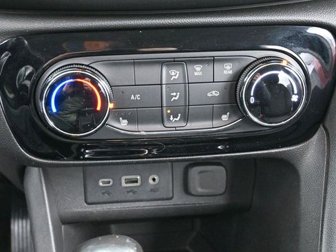 Used 2020 Buick Encore GX Preferred w/ Cold Weather Comfort Package image 26