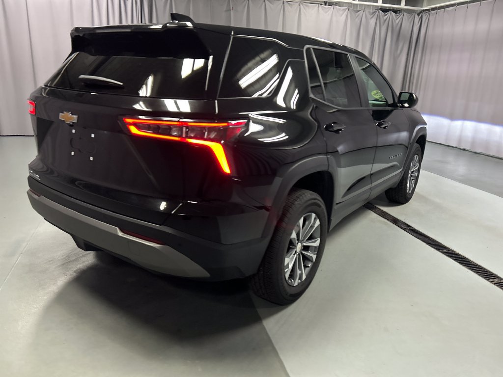 Used 2026 Chevrolet Equinox LT FWD image 7