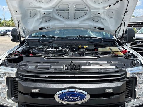 Used 2019 Ford F550 4x4 Regular Cab Super Duty image 22