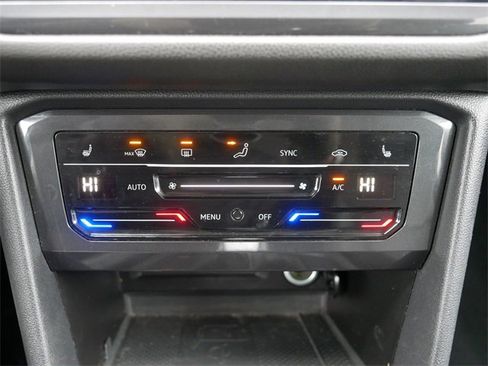 Certified 2024 Volkswagen Tiguan SE image 30