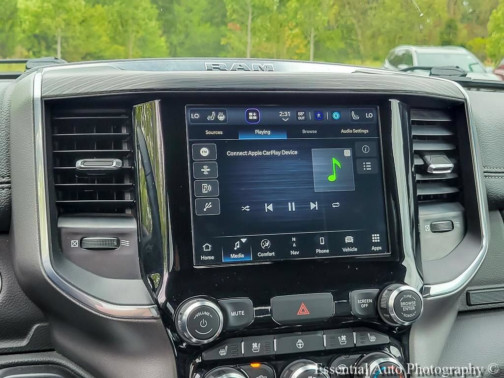 Used 2024 RAM 1500 Laramie AWD/4WD image 19