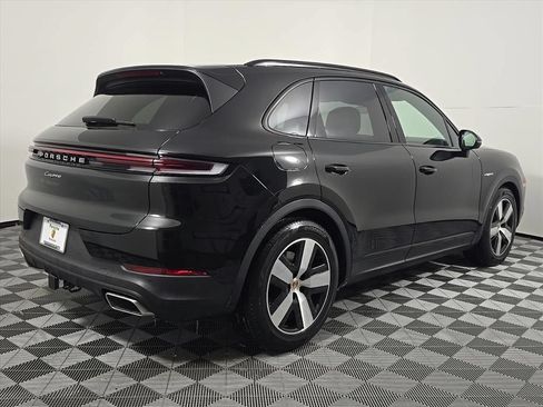 Certified 2026 Porsche Cayenne E-Hybrid AWD/4WD image 7