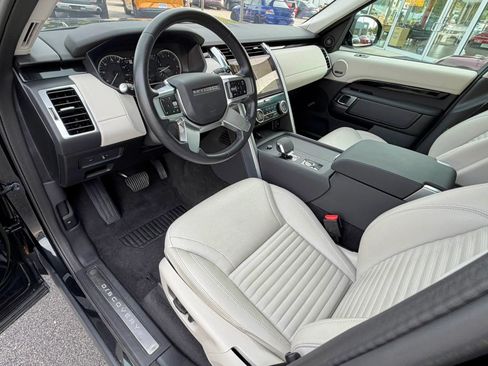 Used 2023 Land Rover Discovery S AWD/4WD image 24