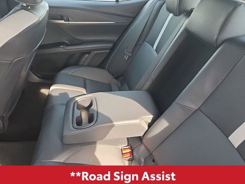 Used 2025 Toyota Camry SE image 17