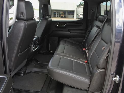 Used 2023 GMC Sierra 1500 SLT w/ SLT Premium Plus Package AWD/4WD image 20