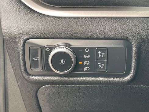 Used 2022 Ford Explorer XLT w/ Equipment Group 202A AWD/4WD image 20