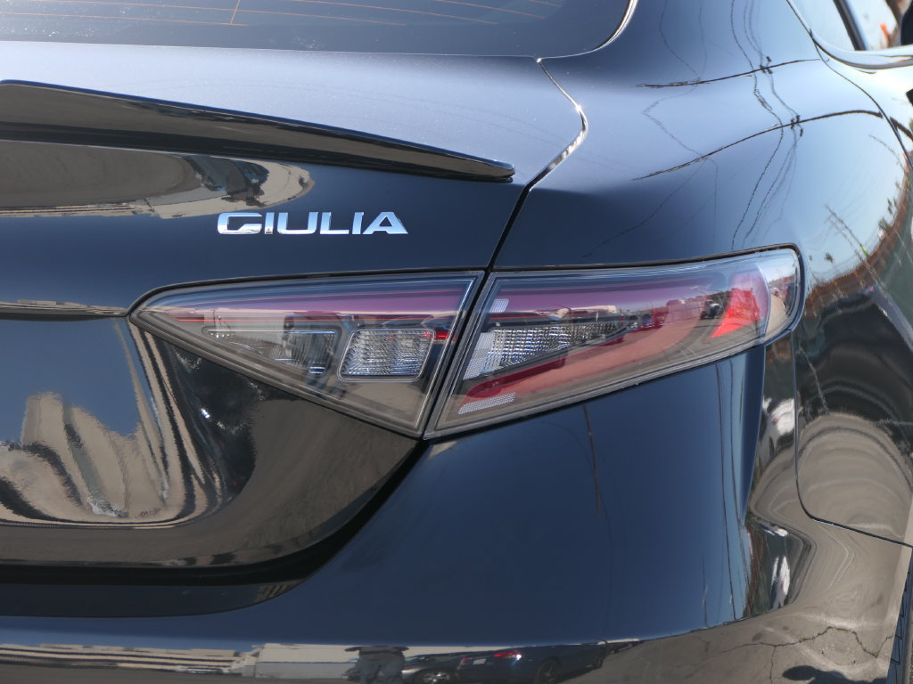 Used 2024 Alfa Romeo Giulia Veloce RWD image 4