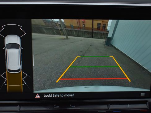 Used 2025 Volkswagen Atlas Cross Sport SE image 25