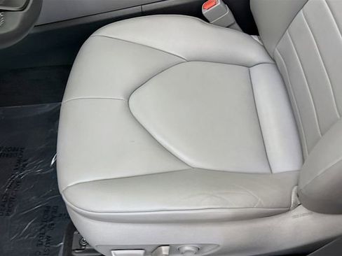 Used 2022 Toyota Highlander XLE image 19