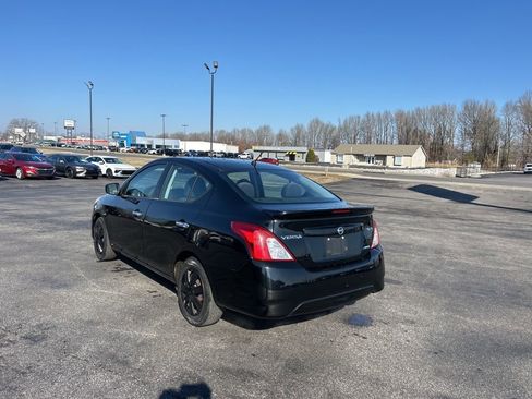 Used 2016 Nissan Versa SV image 6