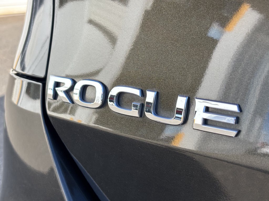 Used 2015 Nissan Rogue SL w/ SL Premium Package AWD/4WD image 11