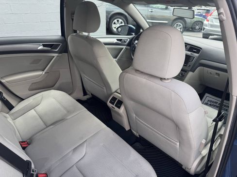 Used 2016 Volkswagen Golf S FWD image 21