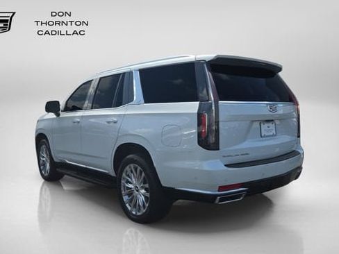 Used 2023 Cadillac Escalade Premium Luxury AWD/4WD image 3