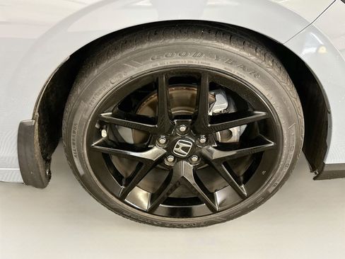 Used 2024 Honda Civic Sport image 11