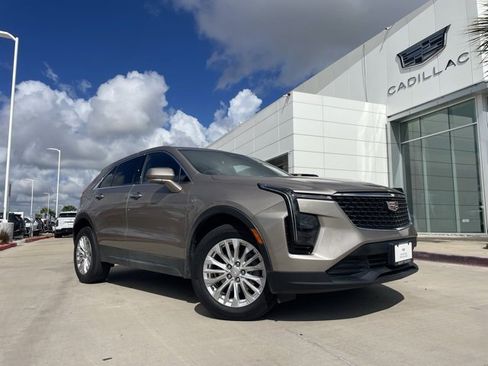 Used 2024 Cadillac XT4 Luxury image 1