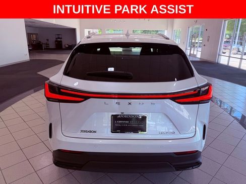 Used 2024 Lexus NX 250 FWD w/ Towing Package (2000 Lbs) image 7