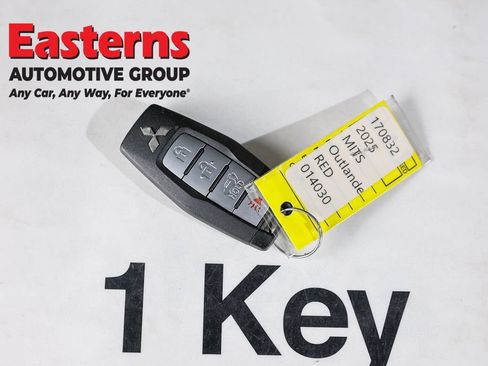 Used 2025 Mitsubishi Outlander SE AWD/4WD image 25