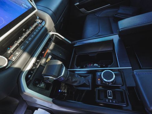 Used 2024 Toyota Tundra Platinum image 26