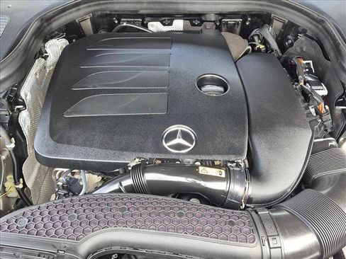 Used 2020 Mercedes-Benz GLC 300 w/ Premium Package image 21
