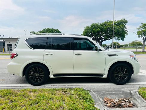Used 2020 Nissan Armada Platinum w/ Captain's Chairs Package RWD image 6